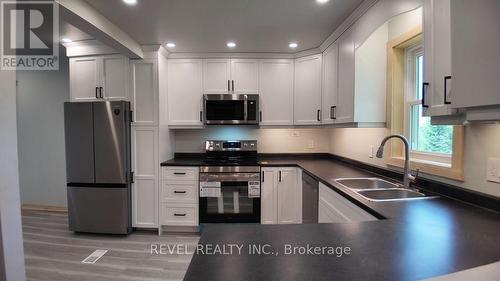 434 Park Lane, Black River-Matheson (Matheson), ON - Indoor Photo Showing Kitchen With Double Sink With Upgraded Kitchen