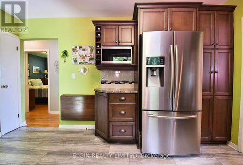 15 Steele Street, St. Thomas, ON - Indoor Photo Showing Kitchen