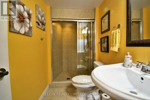 15 Steele Street, St. Thomas, ON - Indoor Photo Showing Bathroom