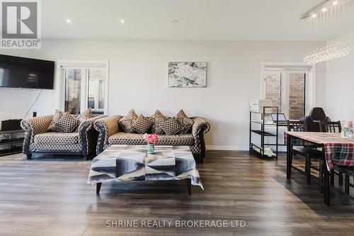 4369 Lismer Lane, London South (South W), ON - Indoor Photo Showing Living Room