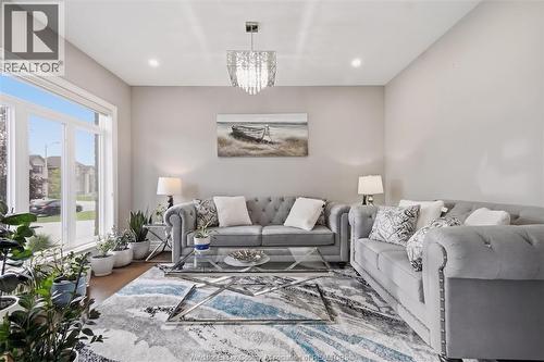 615 Matche Street, Lakeshore, ON - Indoor Photo Showing Living Room