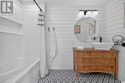 2 Story Main Floor Bath - 