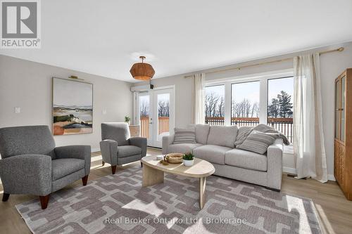 Bungalow Living Room - 597 Lafontaine  Road W, Tiny, ON - Indoor Photo Showing Living Room
