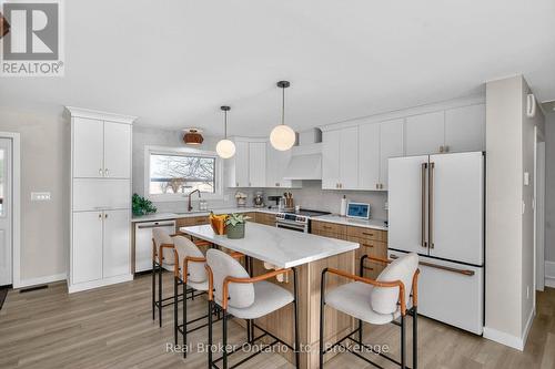 Bungalow Kitchen - 597 Lafontaine  Road W, Tiny, ON - Indoor
