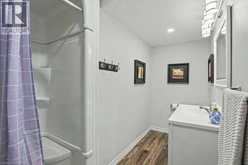 767 Lucerne Avenue, Waterloo, ON - Indoor Photo Showing Bathroom