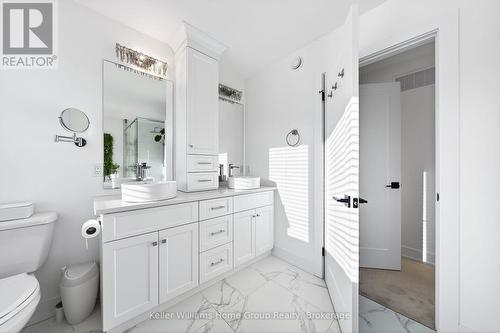 801 Watson Road S, Puslinch, ON - Indoor Photo Showing Bathroom