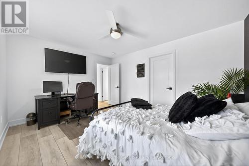 801 Watson Road S, Puslinch, ON - Indoor Photo Showing Bedroom