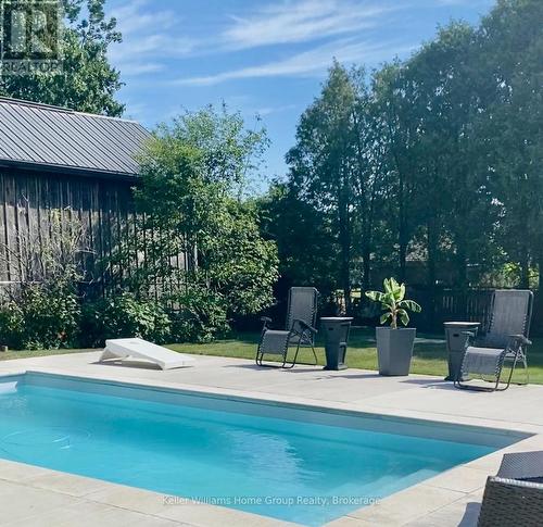 801 Watson Road S, Puslinch, ON - Outdoor With In Ground Pool