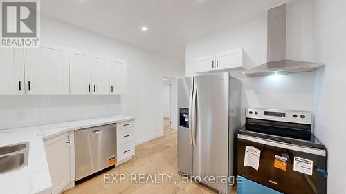 686 Elias Street, London East (East G), ON - Indoor Photo Showing Kitchen
