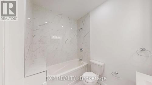 686 Elias Street, London East (East G), ON -  Photo Showing Bathroom