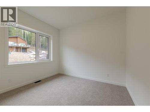 1654 Howse Pass, Golden, BC - Indoor Photo Showing Other Room