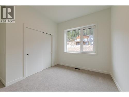 1654 Howse Pass, Golden, BC - Indoor Photo Showing Other Room