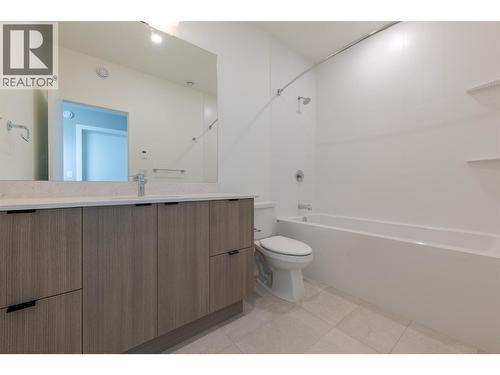 1654 Howse Pass, Golden, BC - Indoor Photo Showing Bathroom