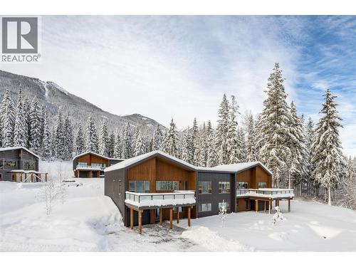 1654 Howse Pass, Golden, BC - Outdoor With Facade