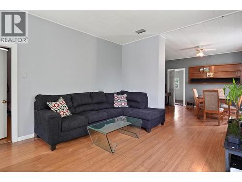 703 Pine Street, Nelson, BC - Indoor Photo Showing Living Room