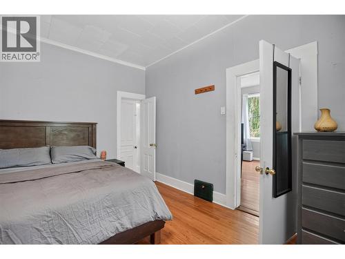 703 Pine Street, Nelson, BC - Indoor Photo Showing Bedroom
