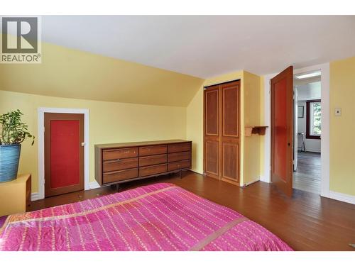 703 Pine Street, Nelson, BC - Indoor Photo Showing Bedroom