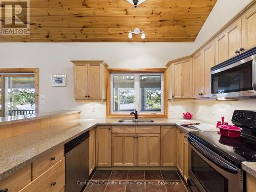 1474 Bitter Lake Road, Dysart Et Al (Guilford), ON - Indoor Photo Showing Kitchen With Double Sink