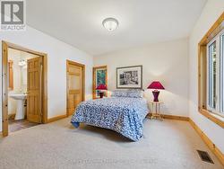 Master Bedroom w/Ensuite - 
