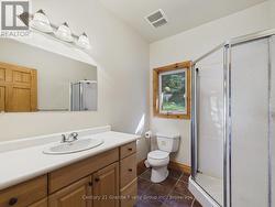 Main Floor Bathroom - 