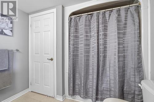 307 - 2035 Appleby Line, Burlington, ON - Indoor Photo Showing Bathroom
