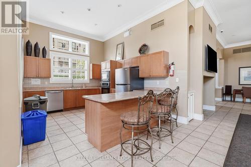307 - 2035 Appleby Line, Burlington, ON - Indoor Photo Showing Kitchen