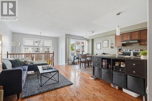 617 Spikemoss Place, Ottawa, ON - Indoor Photo Showing Living Room