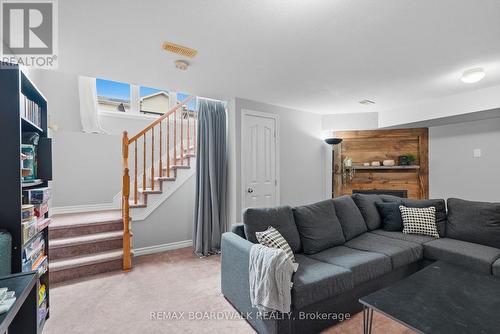 617 Spikemoss Place, Ottawa, ON - Indoor Photo Showing Living Room