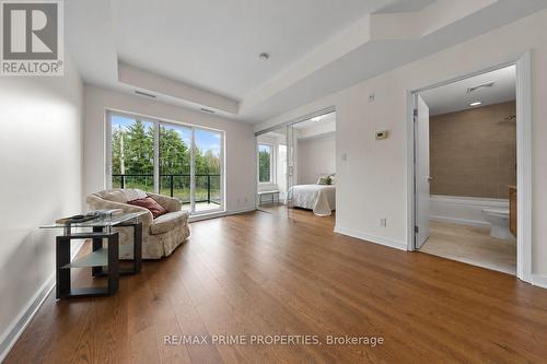 506 - 310 Centrum Boulevard, Ottawa, ON - Indoor Photo Showing Living Room