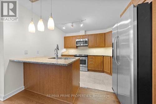 506 - 310 Centrum Boulevard, Ottawa, ON - Indoor Photo Showing Kitchen