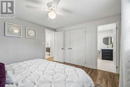 158 Zoo Park Road, Wasaga Beach, ON - Indoor Photo Showing Bedroom