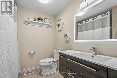 158 Zoo Park Road, Wasaga Beach, ON - Indoor Photo Showing Bathroom
