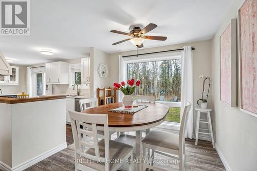 158 Zoo Park Road, Wasaga Beach, ON - Indoor Photo Showing Dining Room