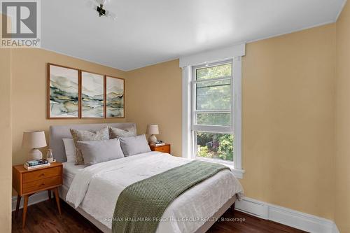 194 Mississaga Street W, Orillia, ON - Indoor Photo Showing Bedroom