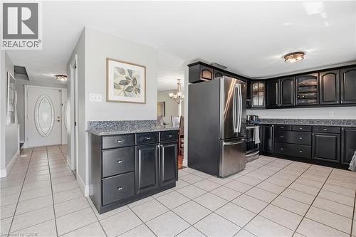 25 Winter Way, Brantford, ON - Indoor Photo Showing Kitchen