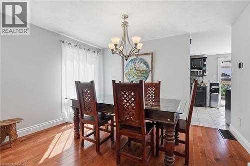 25 Winter Way, Brantford, ON - Indoor Photo Showing Dining Room