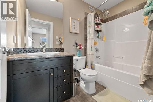 4538 Green Rock Road E, Regina, SK - Indoor Photo Showing Bathroom