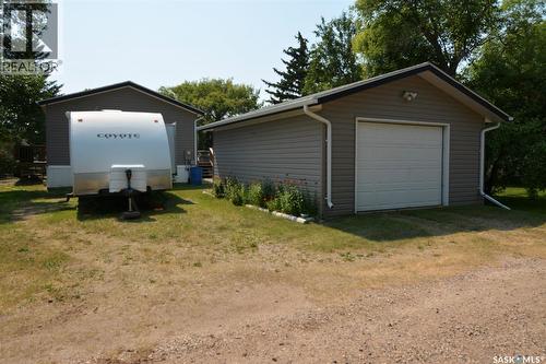 520 Assiniboia Avenue, Southey, SK - Outdoor With Exterior
