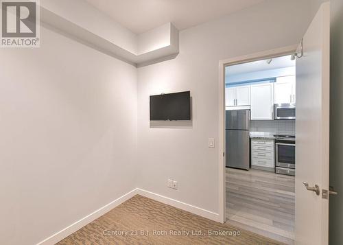 Alternate angle - Suite 206 - 40 Horseshoe Boulevard, Oro-Medonte (Horseshoe Valley), ON - Indoor Photo Showing Other Room