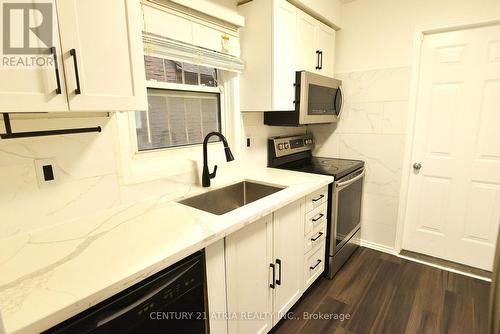 87 Radford Drive, Ajax, ON - Indoor Photo Showing Kitchen