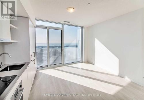 4908 - 100 Harbour Street, Toronto, ON - Indoor Photo Showing Kitchen