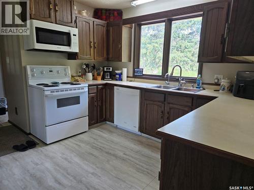 Smandych Acreage, Cote Rm No. 271, SK - Indoor Photo Showing Kitchen With Double Sink
