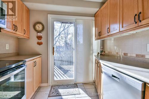 3 - 358 Little Avenue, Barrie, ON - Indoor Photo Showing Kitchen