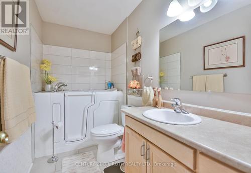 3 - 358 Little Avenue, Barrie, ON - Indoor Photo Showing Bathroom