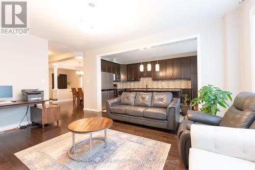 2425 Quetico Crescent, Oakville, ON - Indoor Photo Showing Living Room