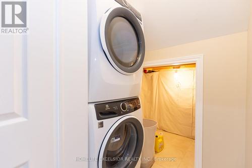 2425 Quetico Crescent, Oakville, ON - Indoor Photo Showing Laundry Room