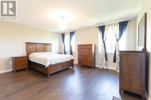 2425 Quetico Crescent, Oakville, ON - Indoor Photo Showing Bedroom