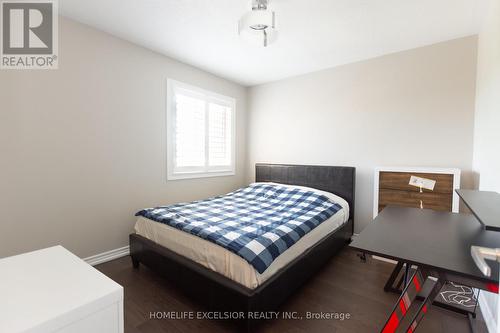 2425 Quetico Crescent, Oakville, ON - Indoor Photo Showing Bedroom
