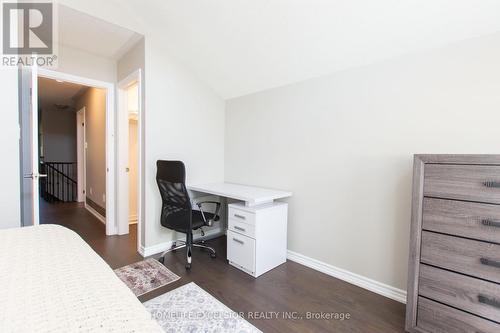 2425 Quetico Crescent, Oakville, ON - Indoor Photo Showing Other Room