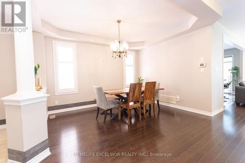 2425 Quetico Crescent, Oakville, ON - Indoor Photo Showing Dining Room